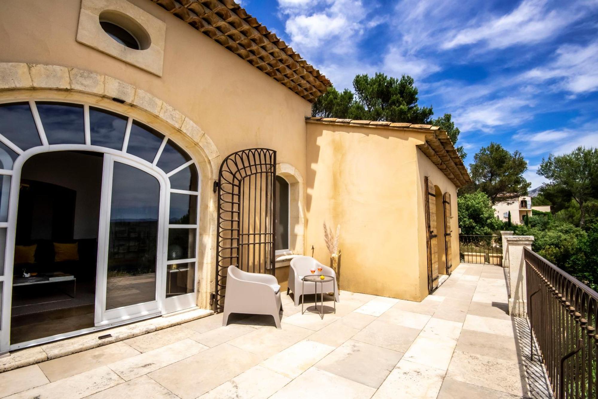 Villa Lumineuse Avec Piscine Clim 1Ere Etage Vue Panoramique Sur Les Montagnes Sur Le Site De La Sainte-Victoire Le Tholonet Buitenkant foto